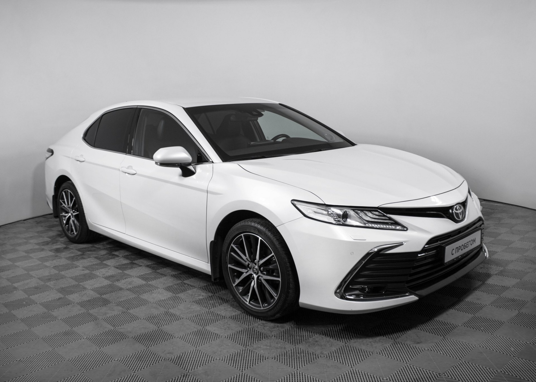 Купить TOYOTA CAMRY 2021г. с пробегом в Перми - VERRA