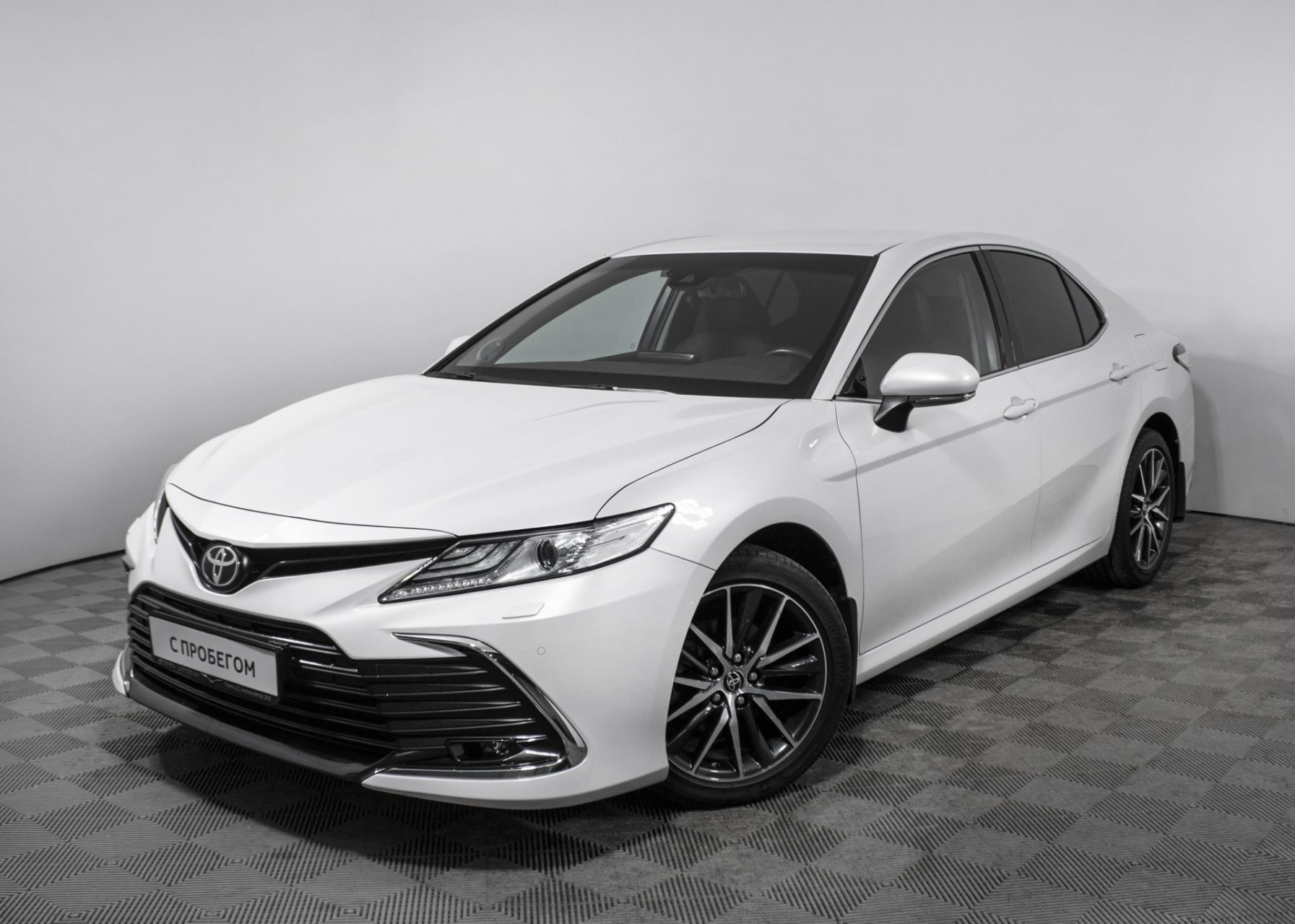 Купить TOYOTA CAMRY 2021г. с пробегом в Перми - VERRA